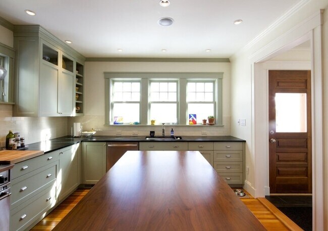Foto del edificio - 77 Highland Rd