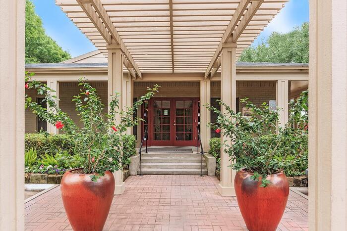 Foto principal - 10881 Richmond Ave.