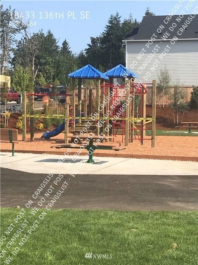 Foto del edificio - Beautiful Renton 4 Bed 3.5 Bath Home!