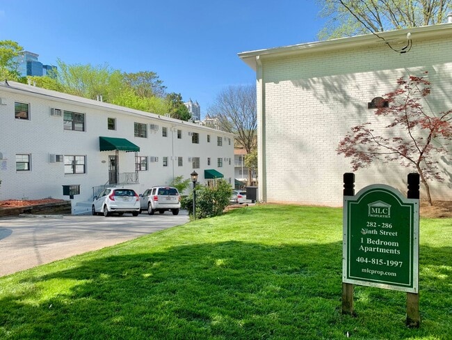 Building Photo - 1BR w Porch - Moments from Piedmont Park