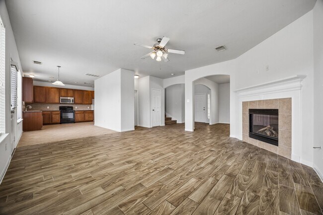 Foto del edificio - 25211 Hazel Ranch Dr