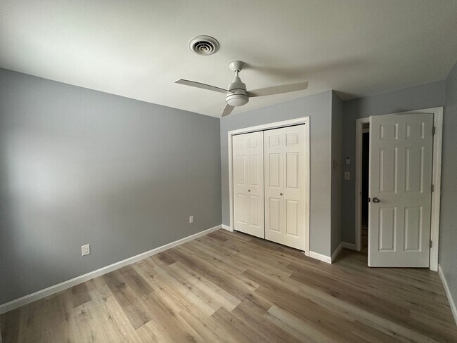 Building Photo - Newly Renovated Home Available in Bennington!