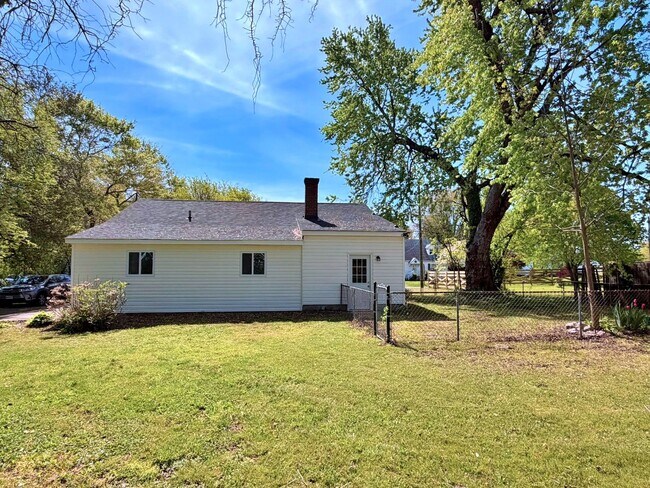 Foto del edificio - Rancher with Large Back Yard!