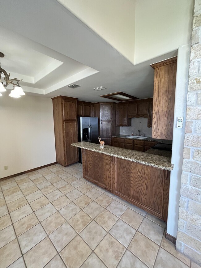 Building Photo - 310 S Val Verde Rd