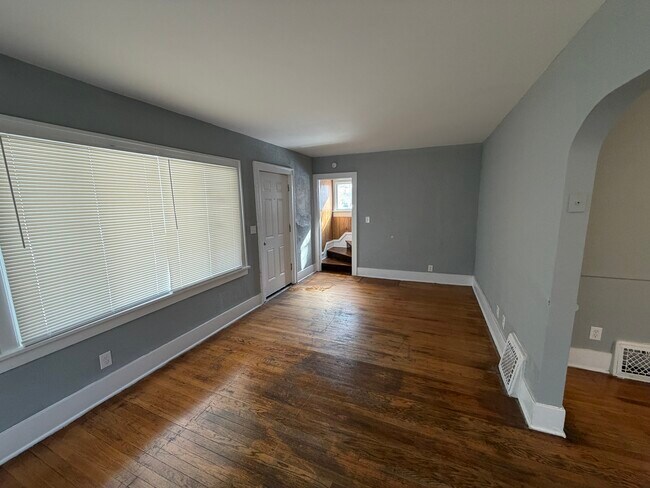 Foto del edificio - 2029 Cartier St