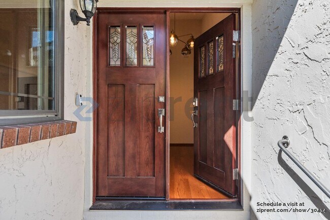 Building Photo - 1132 Pebblewood Way