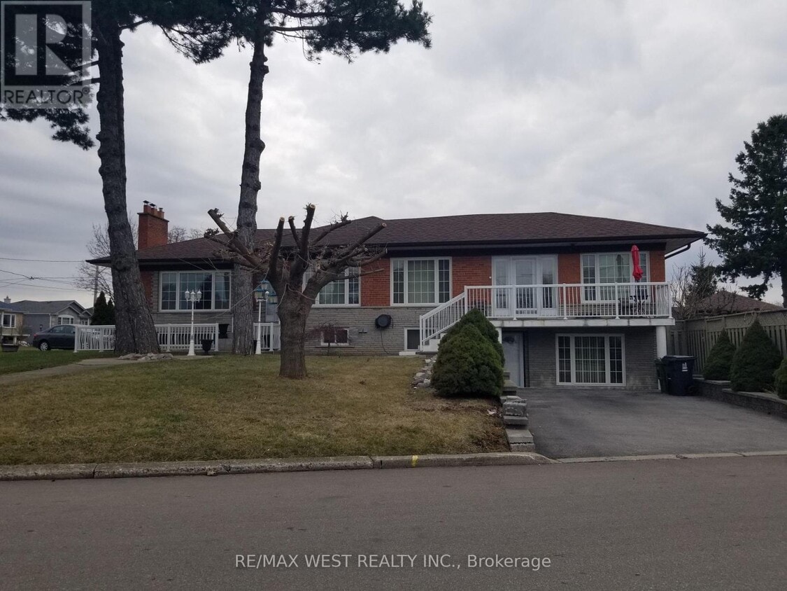 Primary Photo - 84 Denbigh Crescent