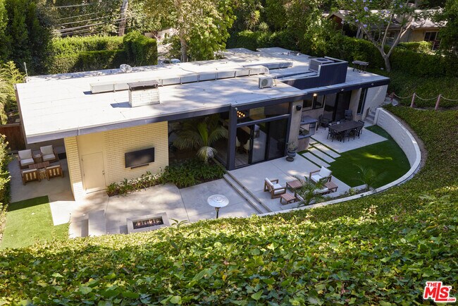 Foto del edificio - 9466 Cherokee Ln