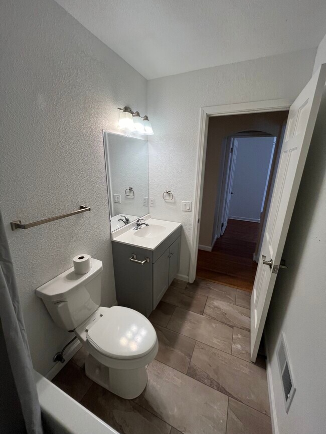 Foto del edificio - 828 4th St