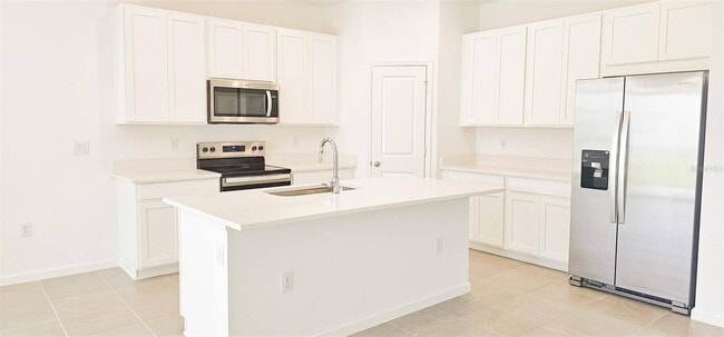 Building Photo - 413 Silver Palm Dr