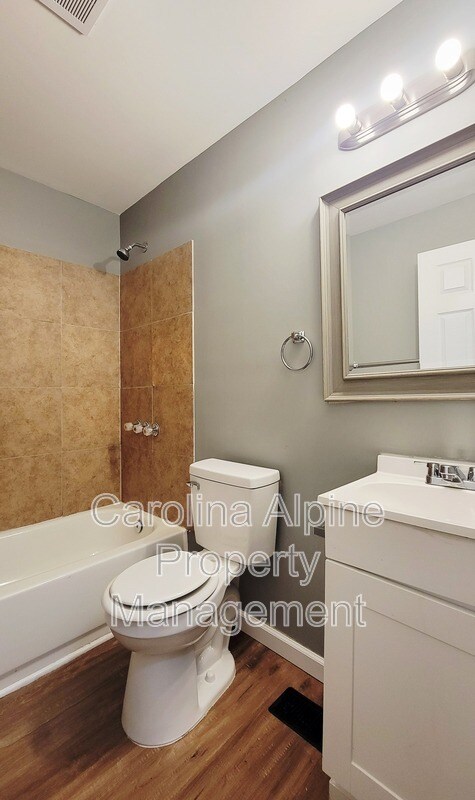 Foto del edificio - 1018 Frederick St