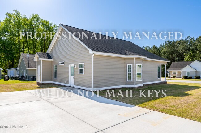Building Photo - 7200 Silverleaf Rd