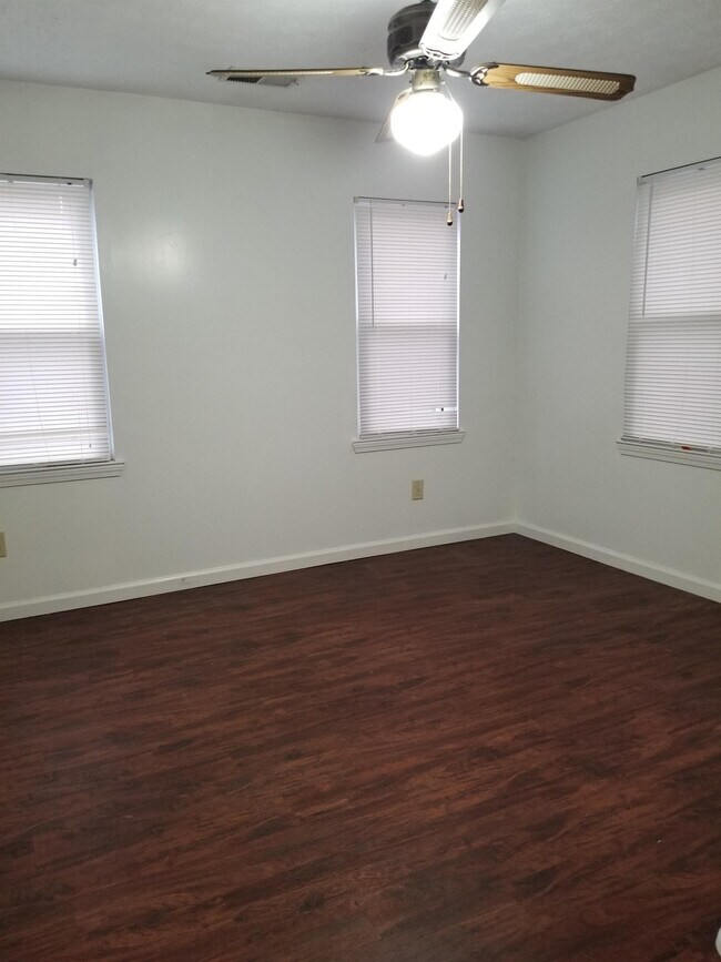 Foto del edificio - 355 10th St NW