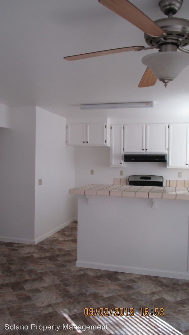 Building Photo - 3 br, 2.5 bath House - 2618 Valley Oak Dr