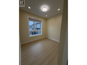 Building Photo - 2733 Alamein Ave