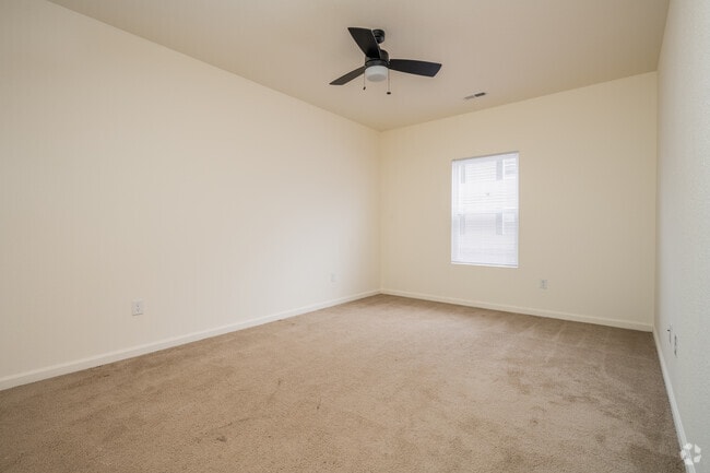 Interior Photo - Villages at Lake Silvercote