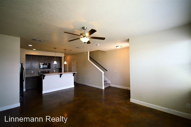 Building Photo - 3 br, 2.5 bath House - 2328 Verna Lee Blvd