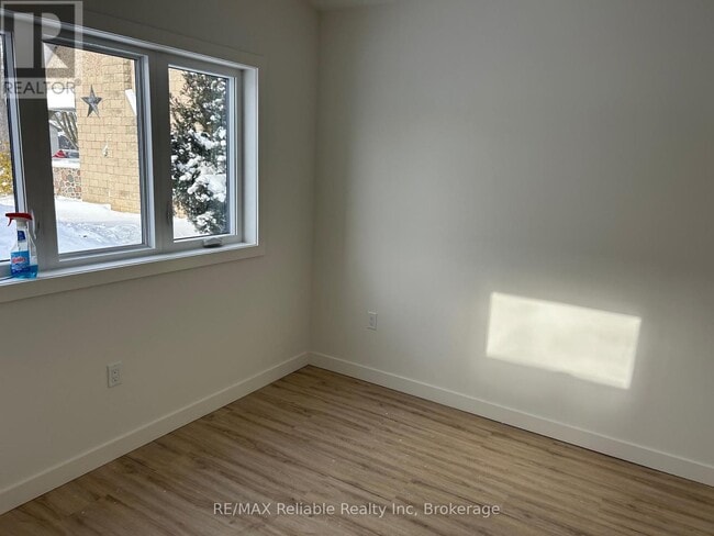 Building Photo - 30 Main St S