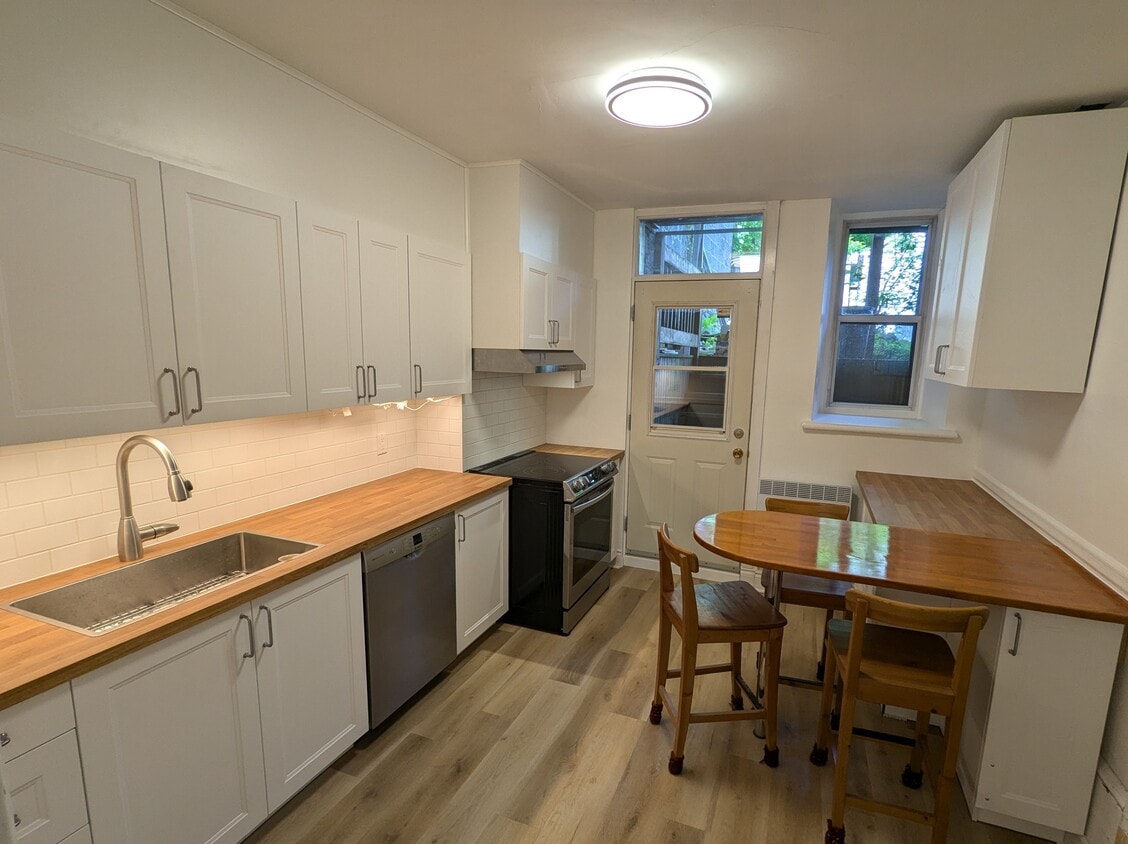 Kitchen - 2385 Rue Coursol