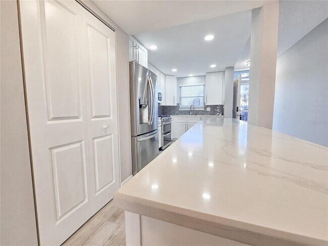 Foto del edificio - 5900 Shore Blvd S