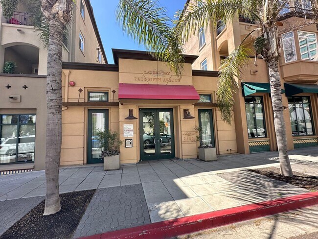 Building Photo - Beautiful Laurel Bay Condo Across from Balboa Park