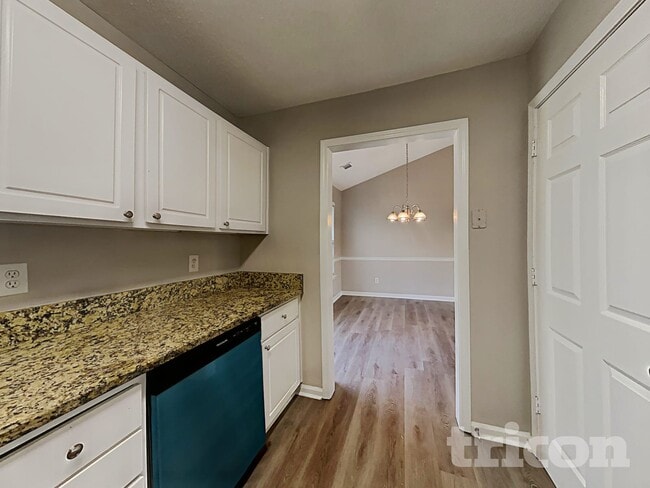 Building Photo - 430 Pebble Blvd