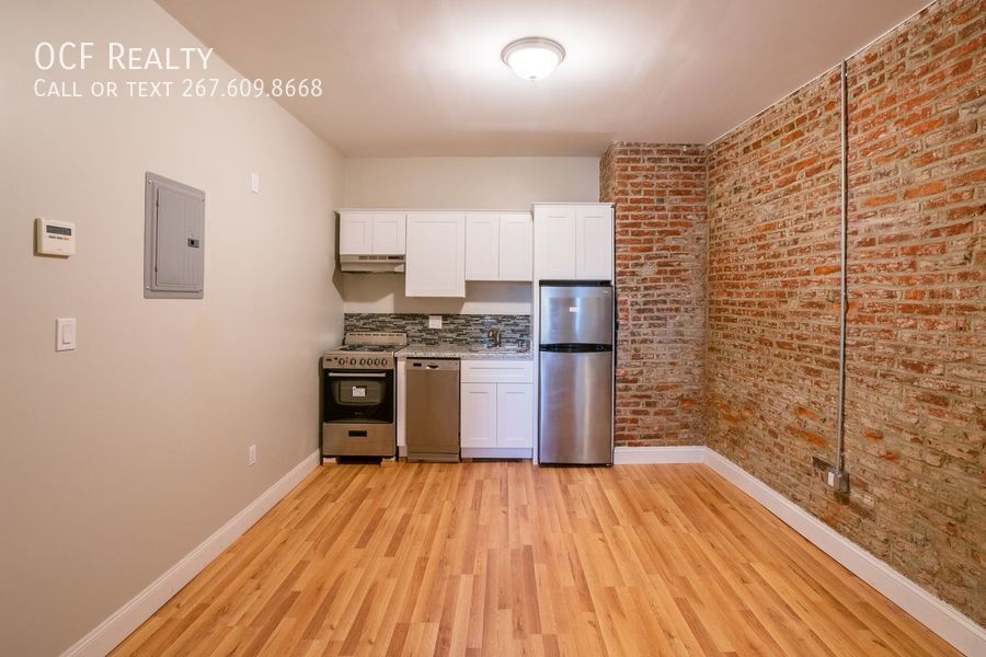 Primary Photo - 1126 E Passyunk Ave