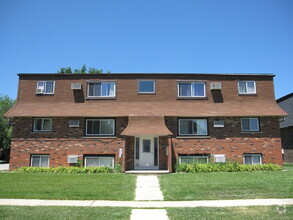 Building Photo - 1300 Getzelman Dr