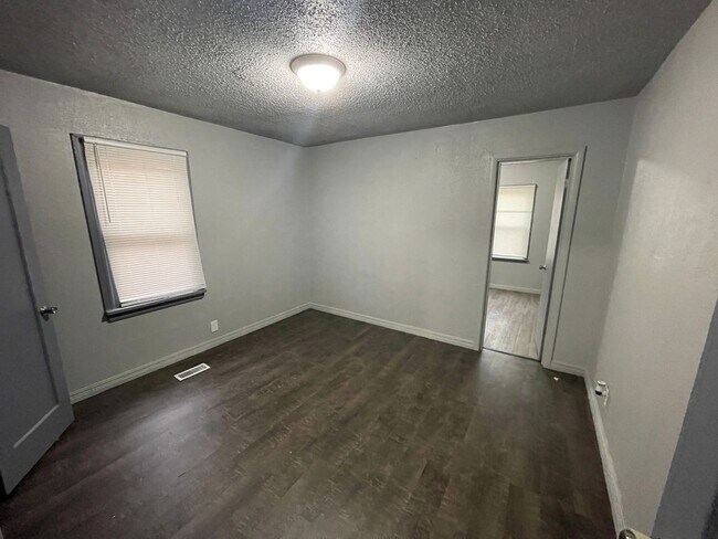 Foto del edificio - RTO-Stunning 3 bedroom Home NE 16th St. OKC