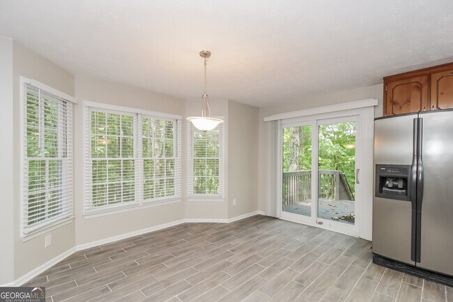 Building Photo - 345 Justin Dr