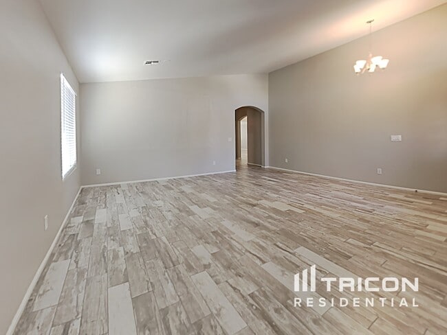 Building Photo - 17635 W Eugene Terrace