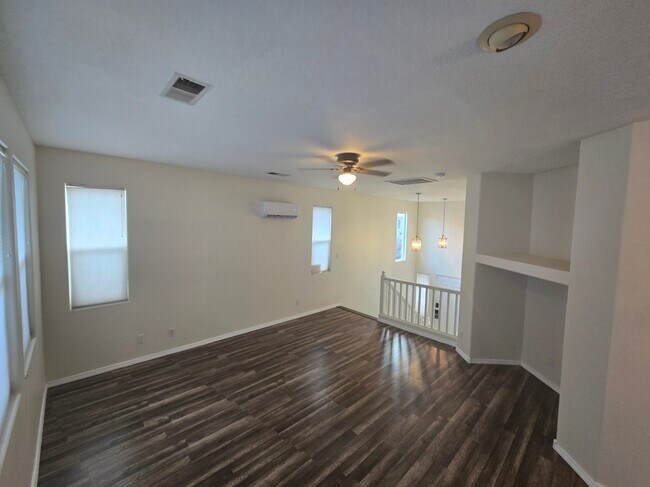 Foto del edificio - 5916 Sleepy Nights Rd NW