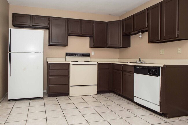 Foto del edificio - Lovely 3 Bedroom 2 Bathroom Home!