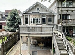 Building Photo - 1532 N Greenview Ave
