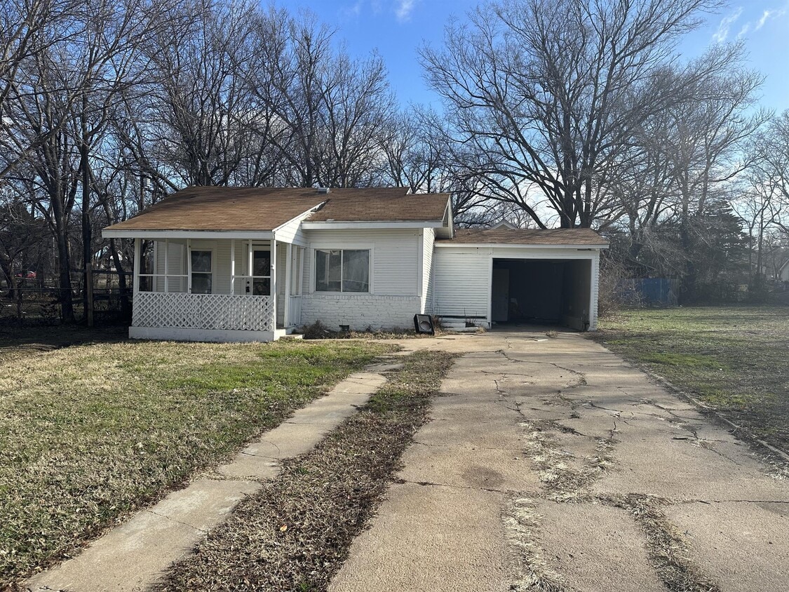 Primary Photo - 1340 N Green St