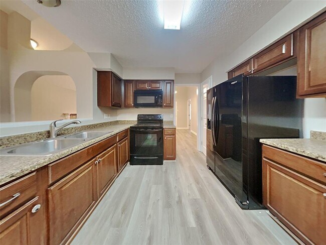 Foto del edificio - 16027 Hidden Acres Dr
