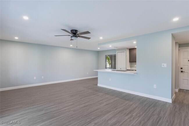 Foto del edificio - 6102 Whiskey Creek Dr