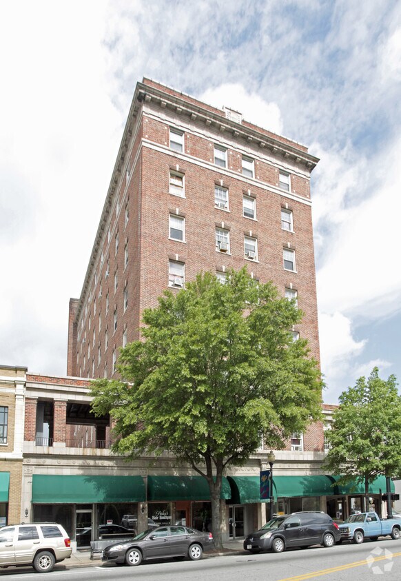 Suffolk Tower Apartments in Suffolk, VA