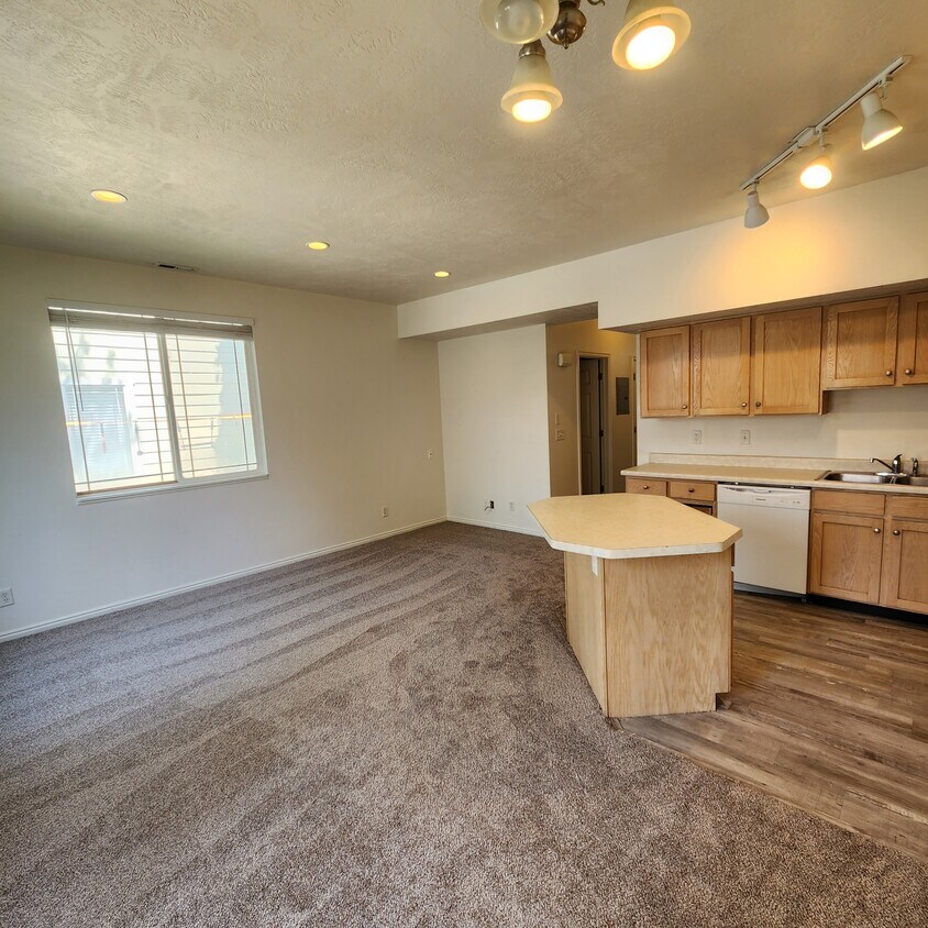 Foto principal - 129 Bamberger Rd