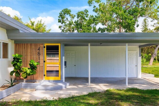 Building Photo - 4811 Juanita Way S