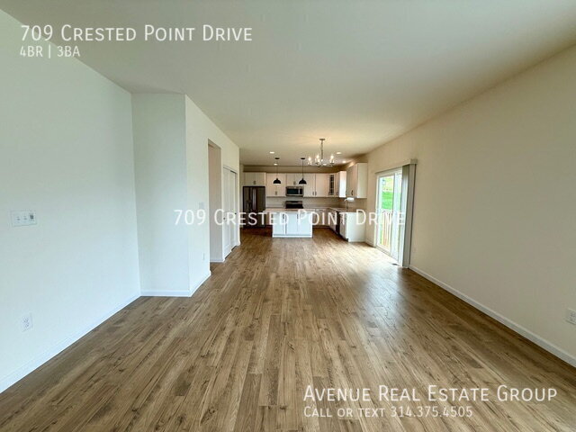 Building Photo - 709 Crested Pt Dr