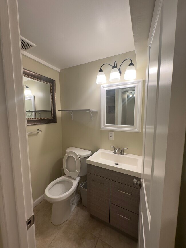 Foto del edificio - 8500 Magnolia Dr