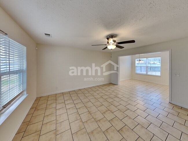 Foto del edificio - 1128 Eastwoods Dr