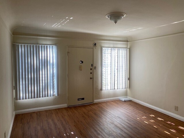 Foto del edificio - 1005 S Crescent Heights Blvd