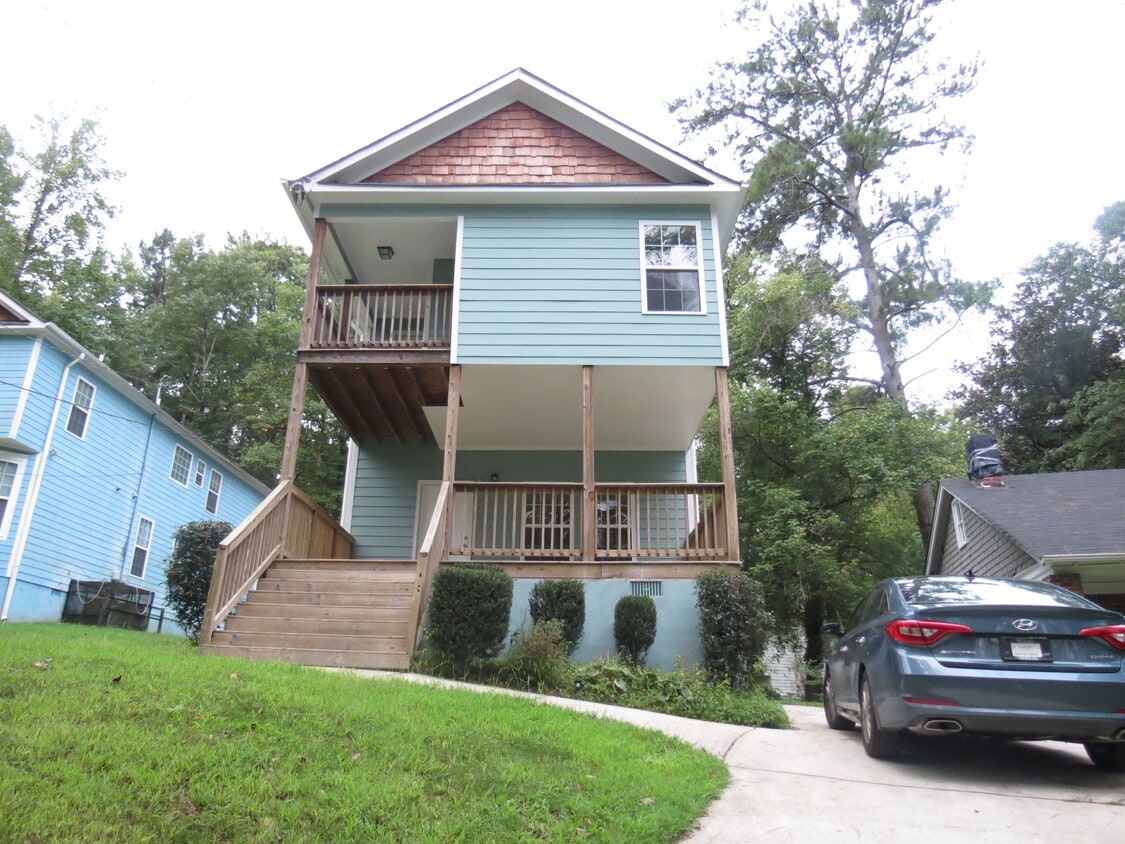 Primary Photo - 1066 Margaret Place