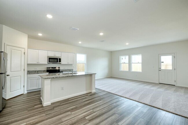 Foto del edificio - 125 Blazilmar Ln