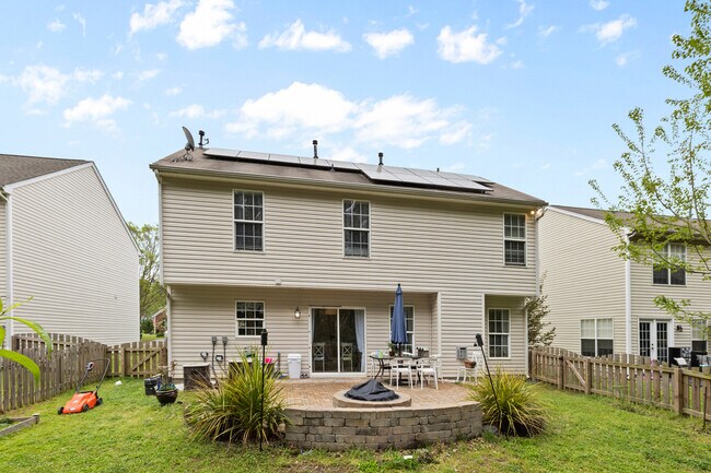 Foto del edificio - 512 Red Oak Ct