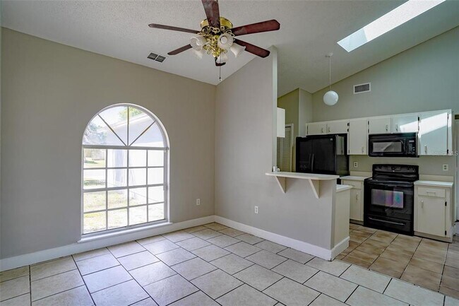 Building Photo - 5126 Martinique Dr