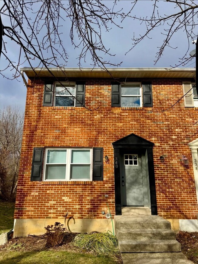 Building Photo - 340 S St George St