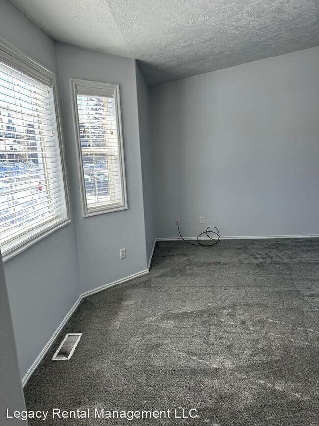 Building Photo - 3 br, 1 bath House - 723 Laleene Dr